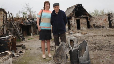 dunapataj falu épít új házat flick ádám bácsi gázpalack robbanás közösség leégett tető összefogás tragédia újjáépít a falu virág márton