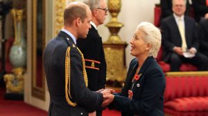brit királyi család buckingham palota emma thompson herceg kitüntetés vilmos herceg