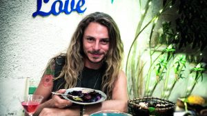 blogger ciprus izrael steiner kristóf szabadság szabadságvágy szurovecz kitti vegán gasztronómia vegán vacsorapartik vlogger