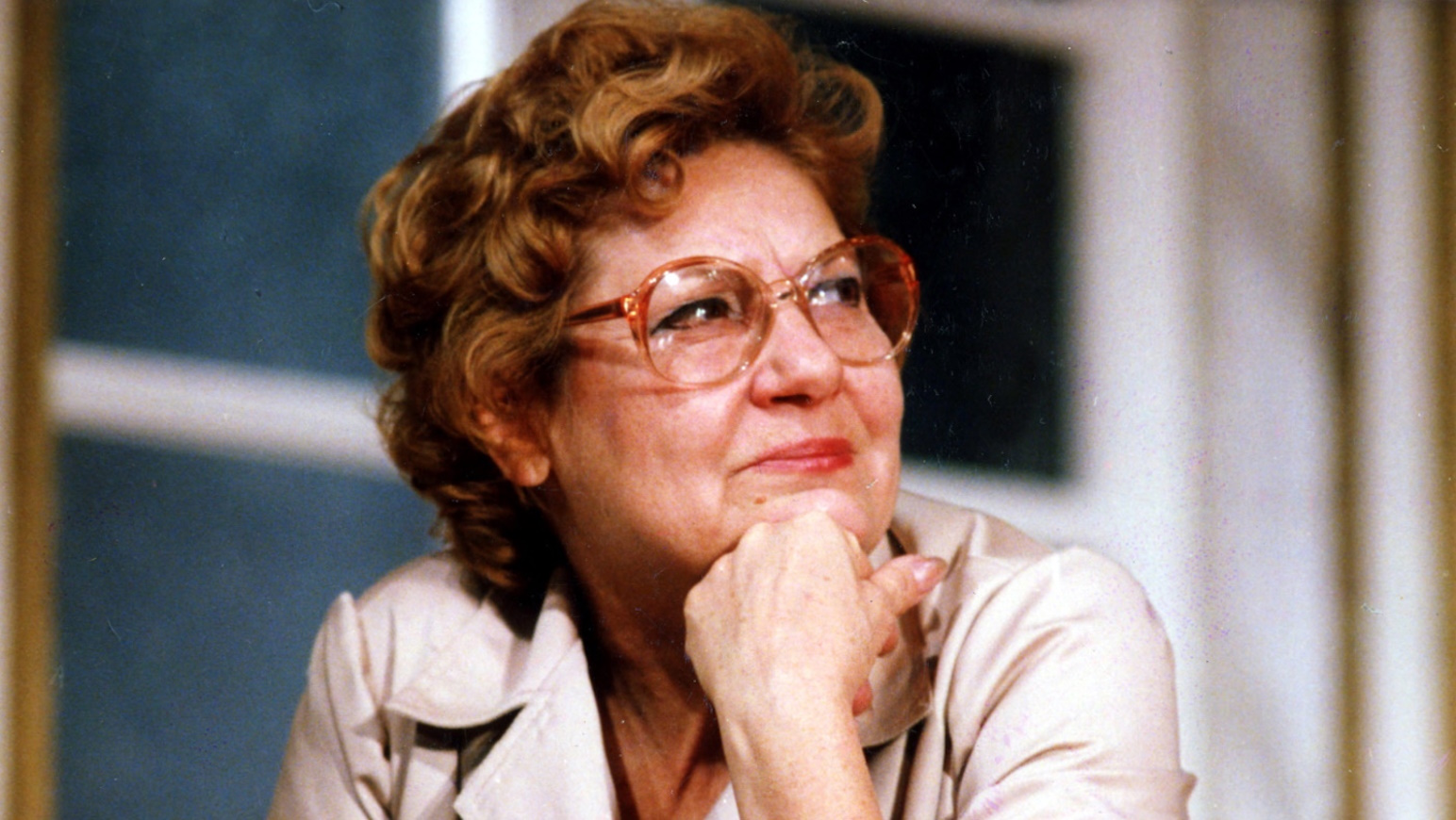 tábori nóra