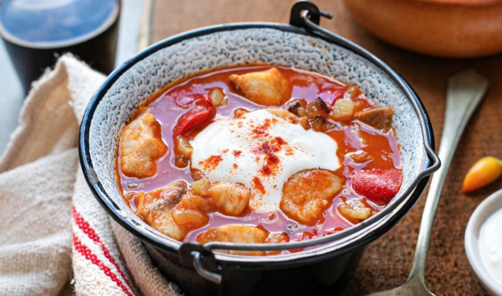 bogrács harcsapaprikás recept