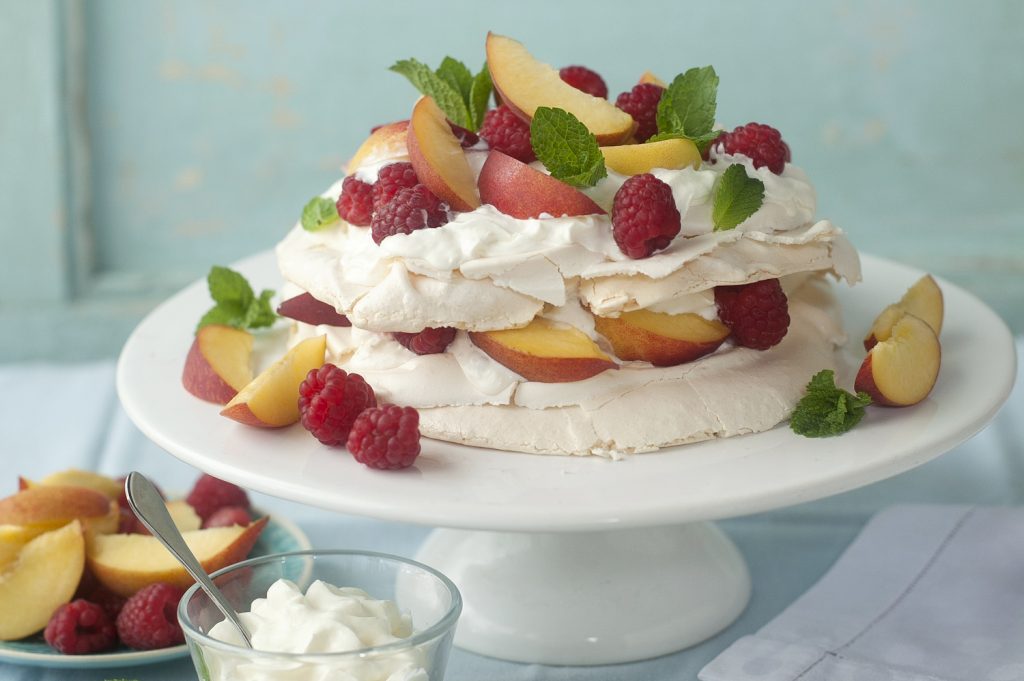 pablova nektarinnal és málnával recept