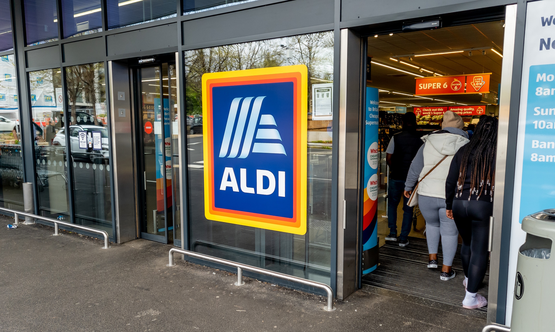 miért von le az aldi pénz, amikor belépünk a boltba