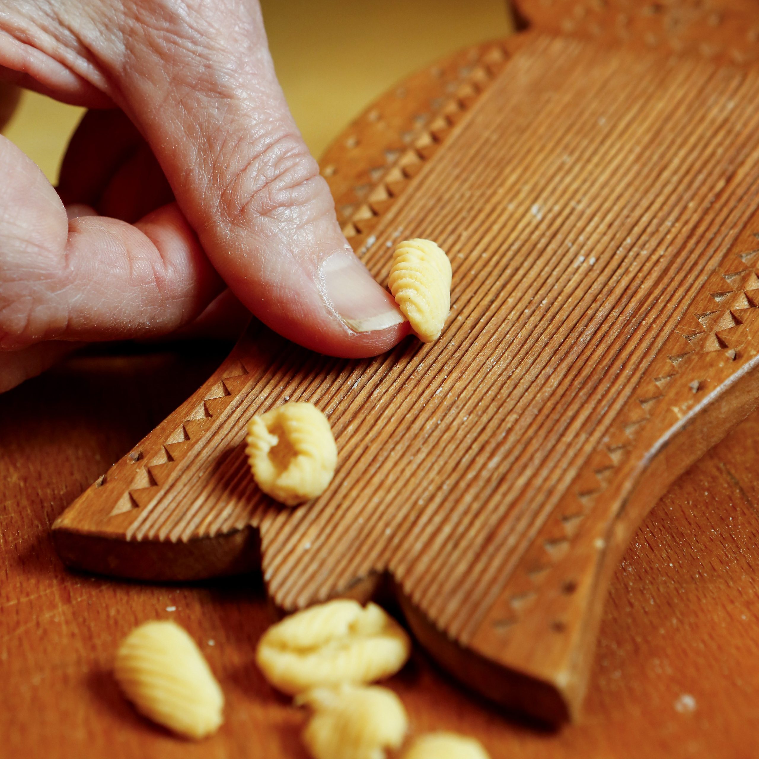 Dr. Fehér Ilona népi tésztakészítő, gasztrotörténész