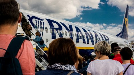 Ryanair járatra szállnak fel utasok