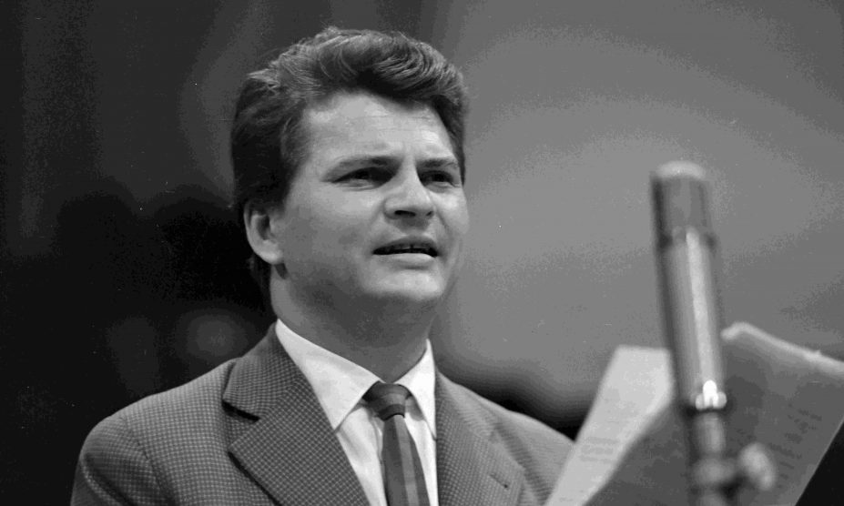 a Magyar Rádió 6-os stúdiója, Nem az én színpadom... című műsor (fővárosi színházak vetélkedése III. forduló) felvétele. Szabó Gyula színművész.