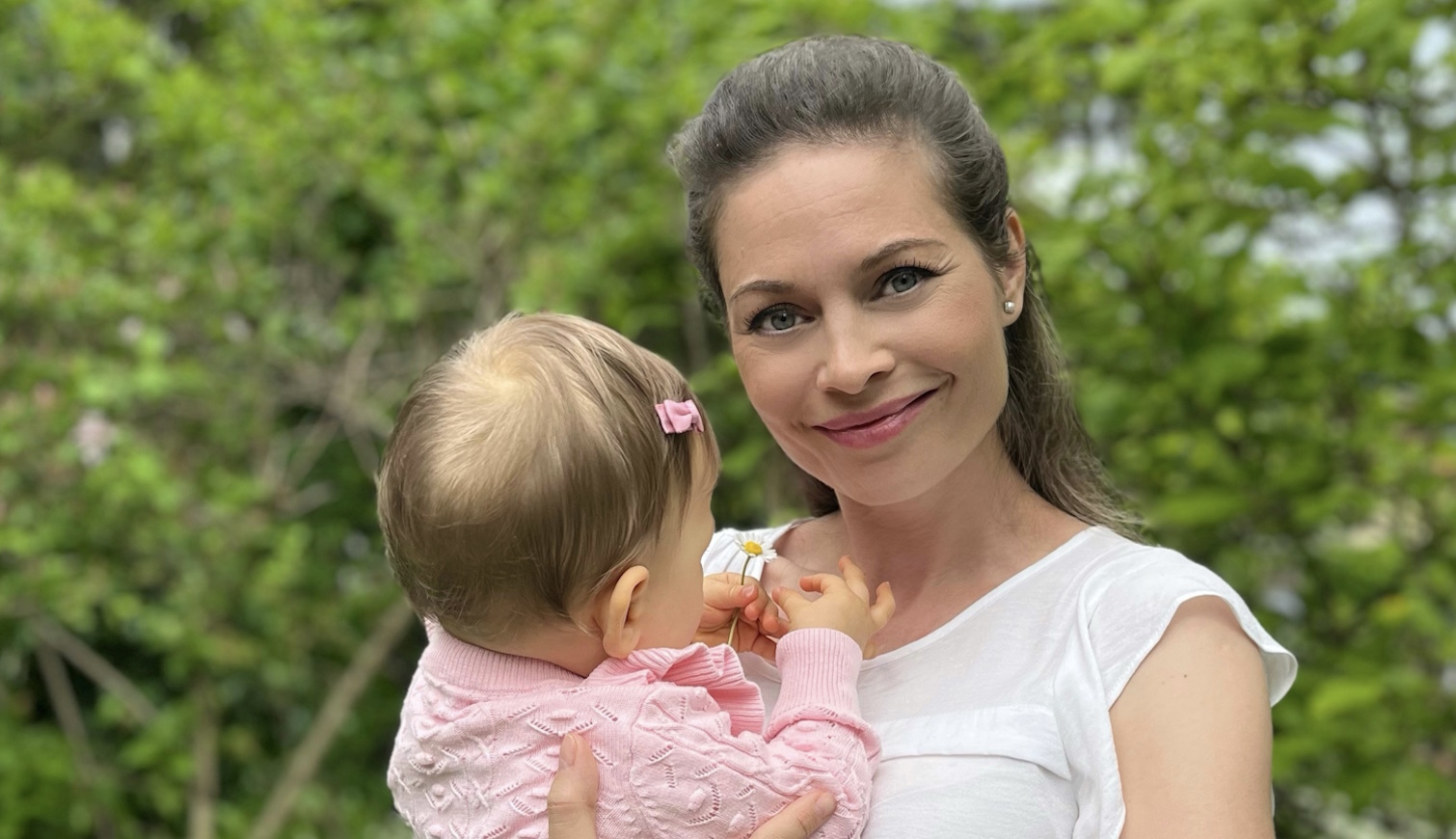 bélizs anett és kislánya lili