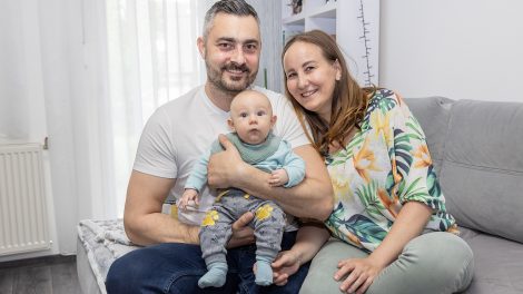 Móricz Erik, felesége, Móricz-Hasznos Szabina és kisfiuk, Móricz Máté Erik