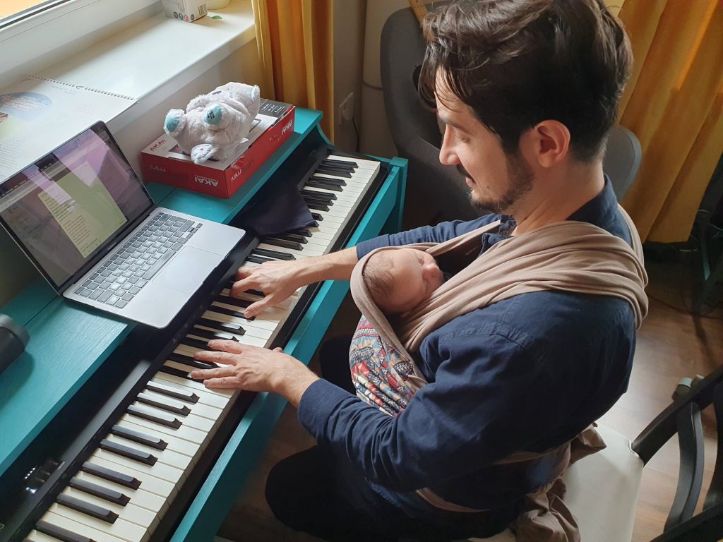csorba lóci a kisfiával brúnóval