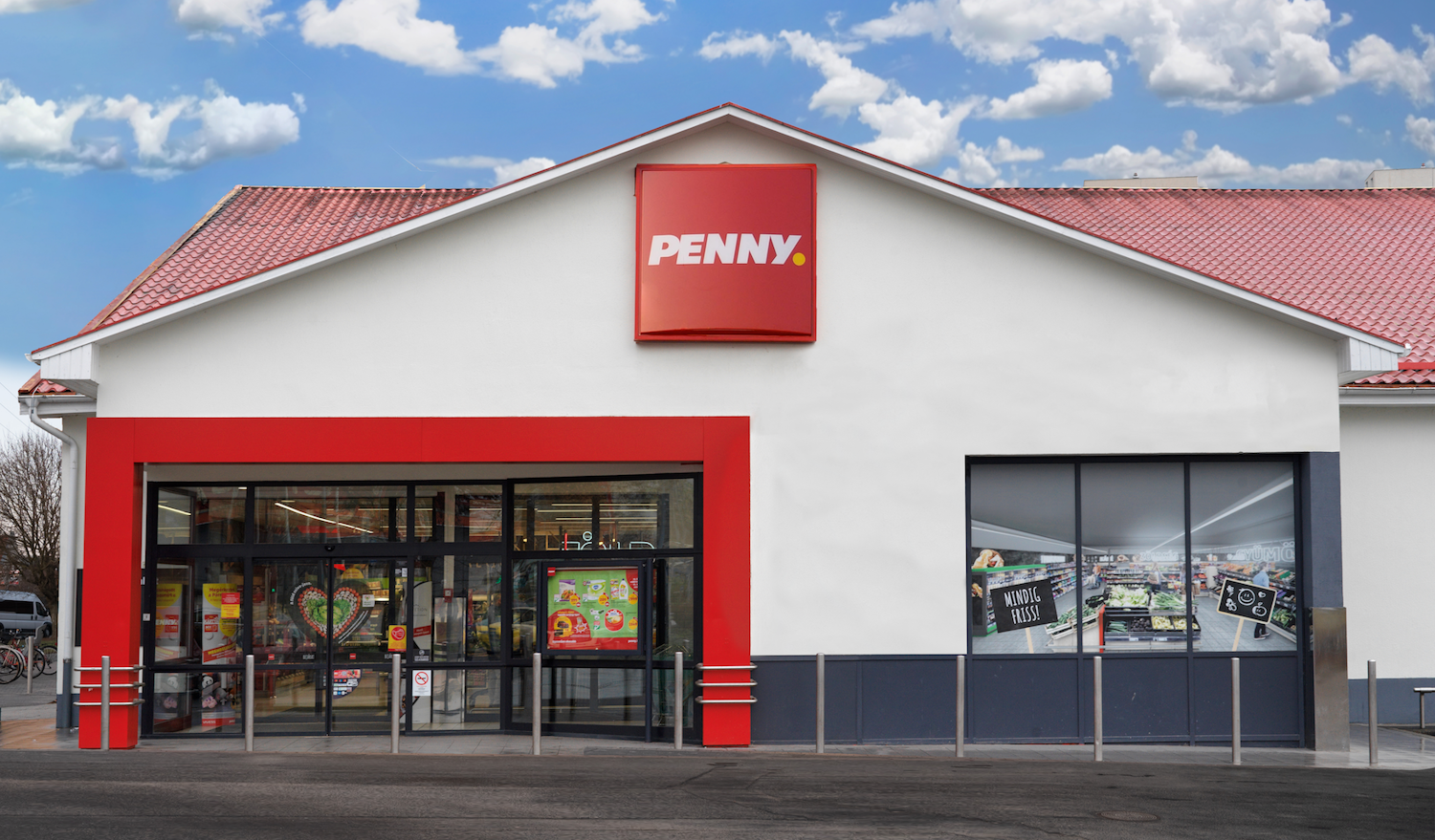 Penny áruház külső homlokzat