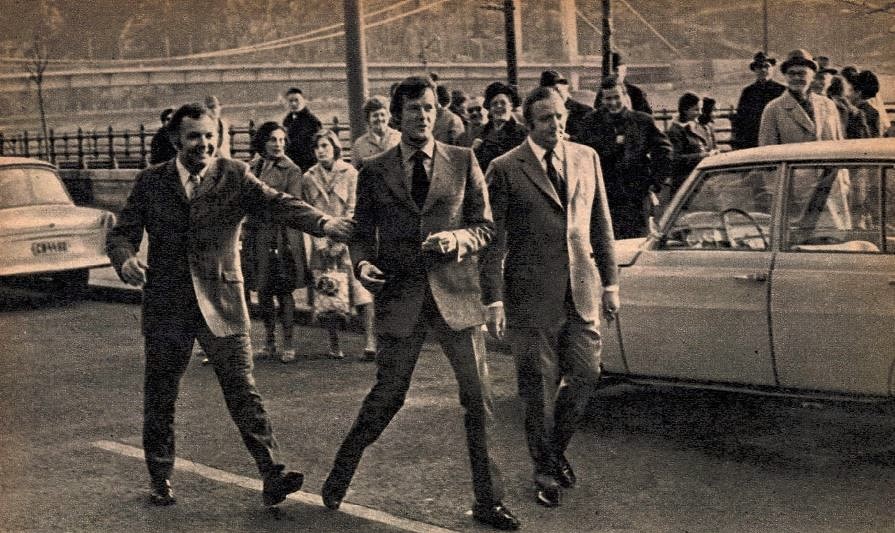 roger moore és láng józsef 1972-ben magyarországon