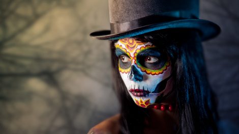 halloween sminkelt arc, kalapban