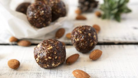 mézeskalács golyó mandulával