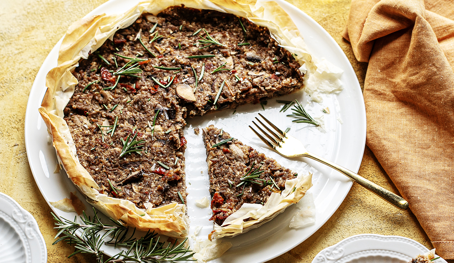 gombás-paprikás darált húsos rétespite