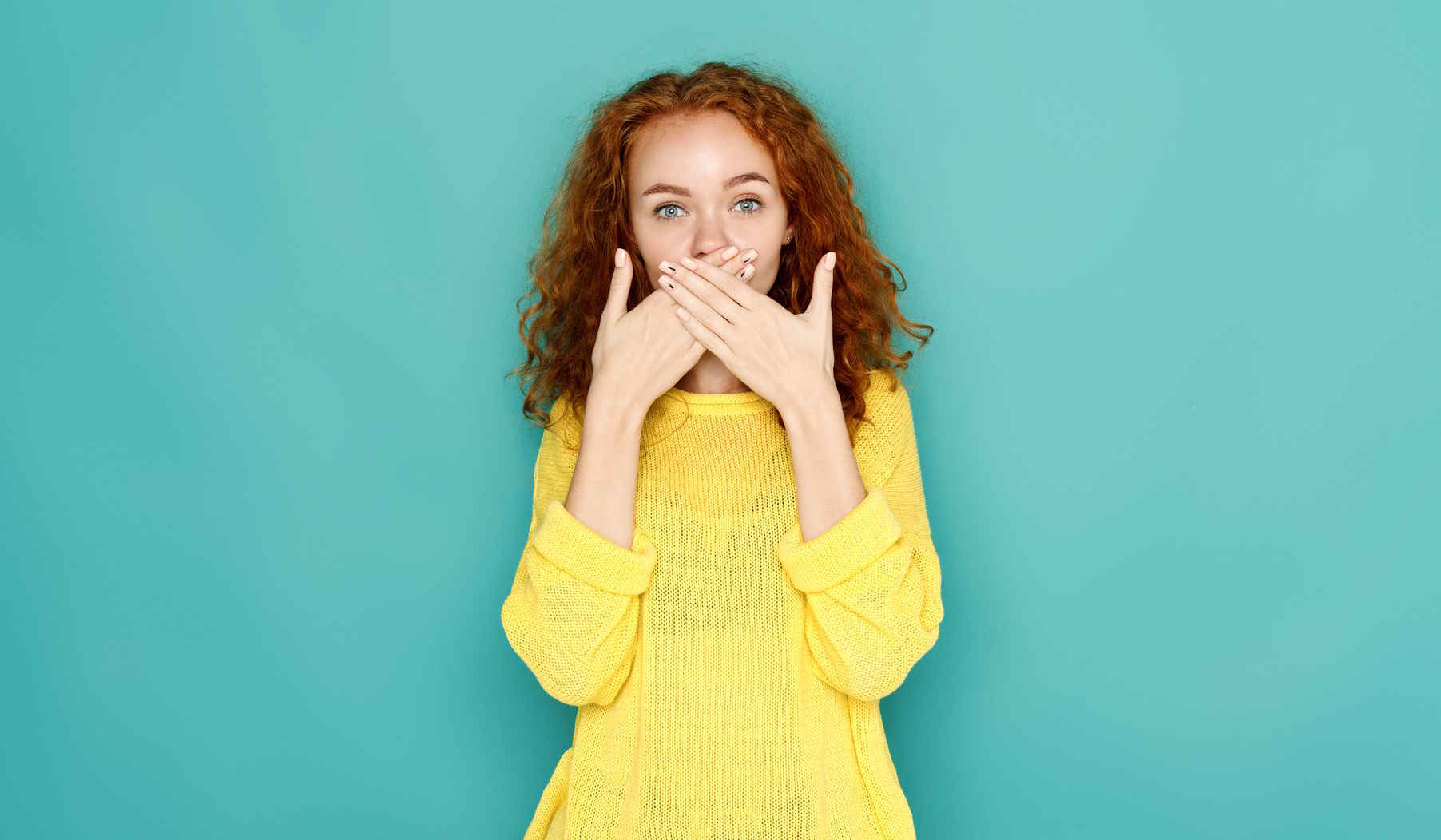 fiatal nő meglepődik