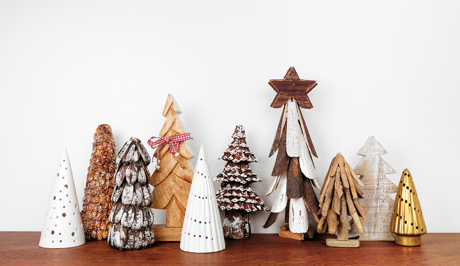 Fából készült karácsonyfadíszek