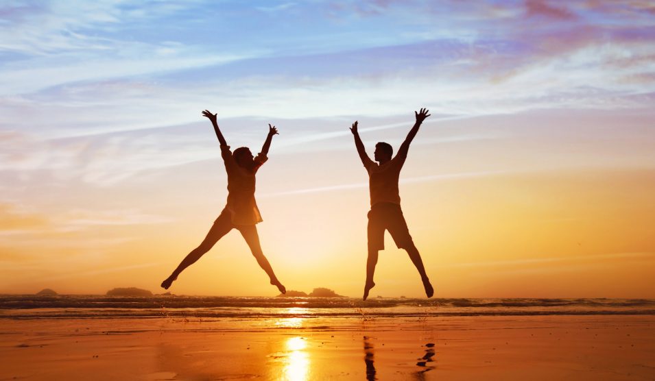 Két ember a naplementében