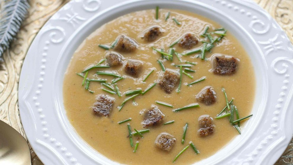 halkrémleves tányérban