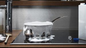 kifut a tej a villanytűzhelyen