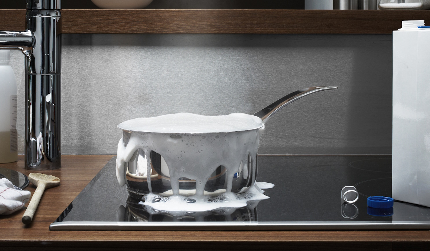 kifut a tej a villanytűzhelyen