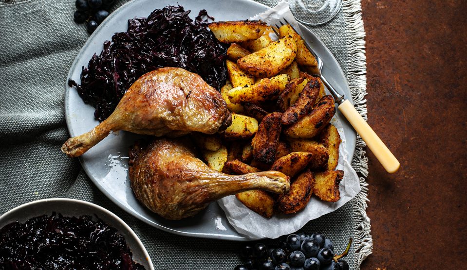 sült libacomb BBQ lilakáposztával, házi steak burgonyával