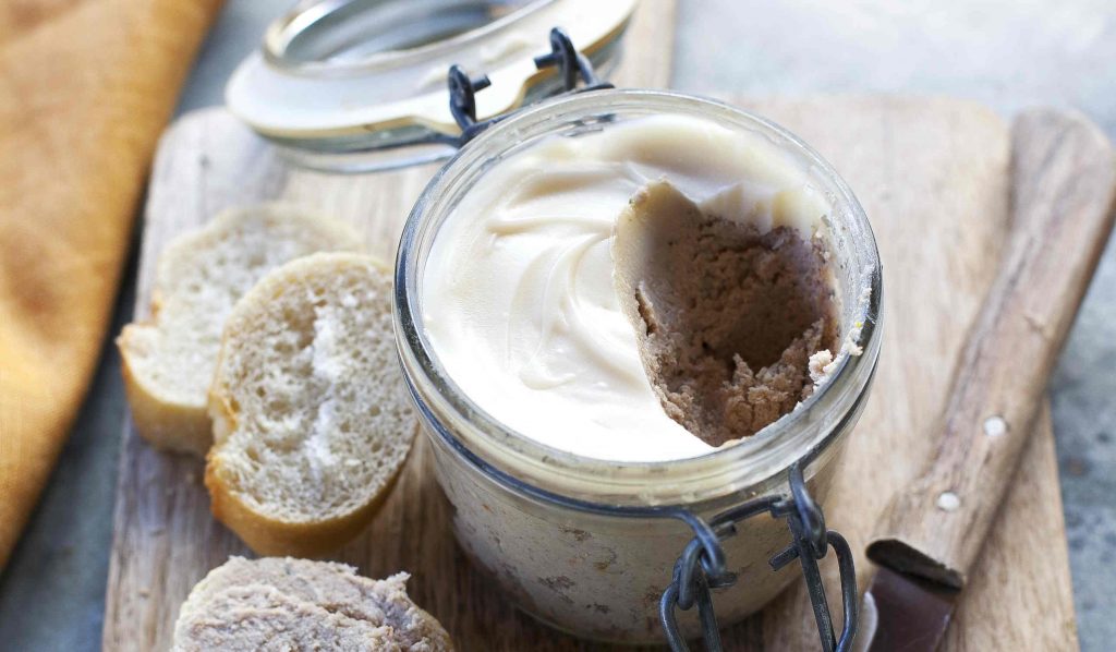 májpástétom üvegben