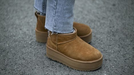 divatos mamuszcipő velúr bbarna