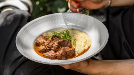 medvepörkölt buudán a 21 étteremben