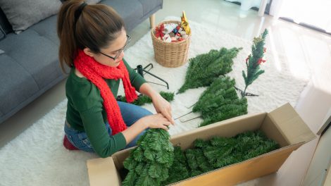 koszos műfenyő kicsomagolása felújítása lemosása