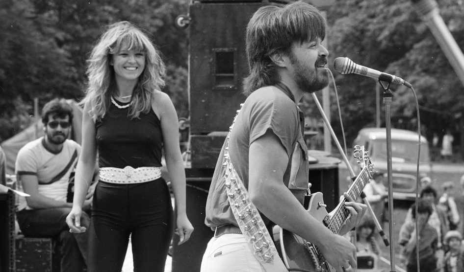 Neoton Família, Csepregi Éva