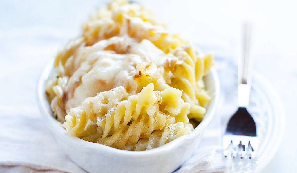 Sajtos fusilli csőben sütve