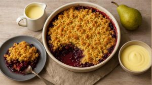 körtés szedres morzsasüti a konyhapulton