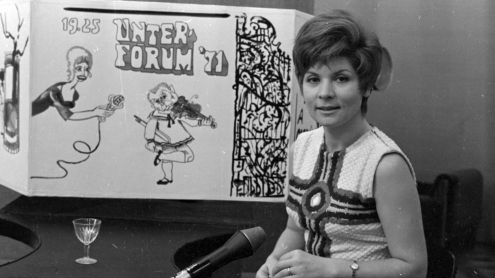 tamási eszter bemondónő