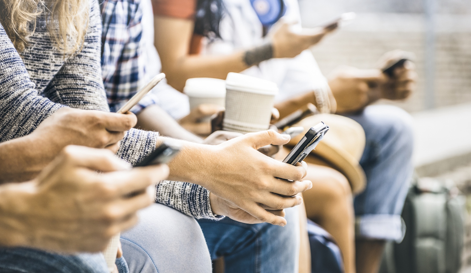 Mobiltelefonoznak sokan