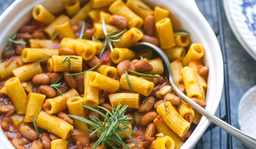 Olasz, tésztás babfőzelék