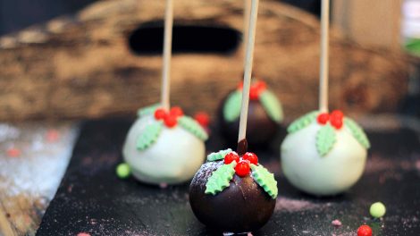 cake pop az ünnepi asztalon