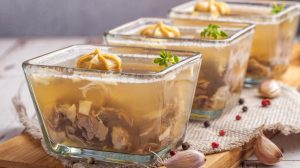 tökéletes remegős kocsonya sok hússal üvegtálban