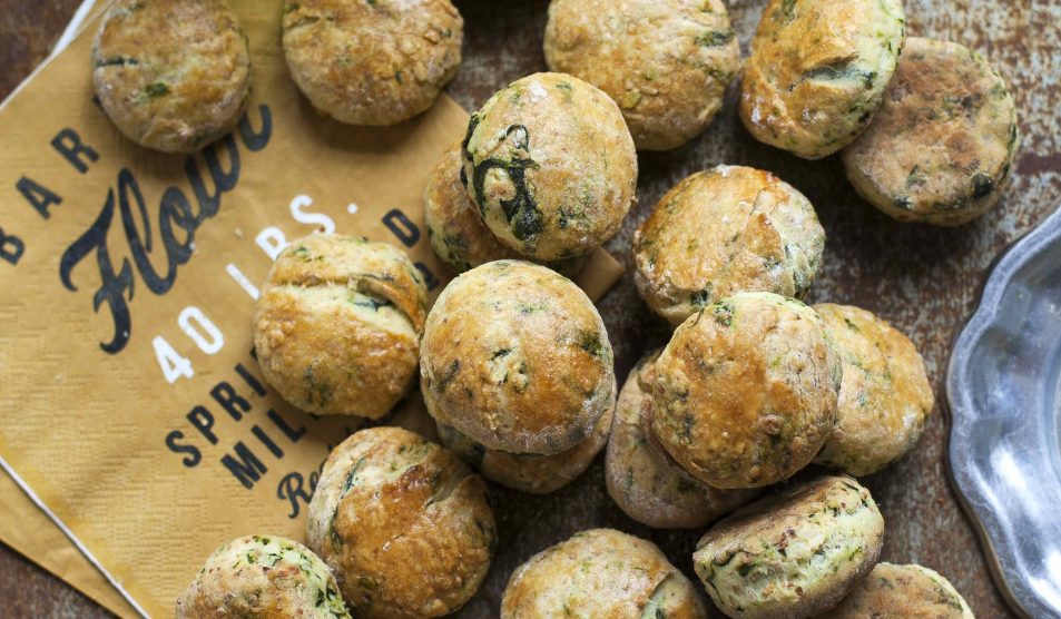 Túrós-spenótos pogácsa