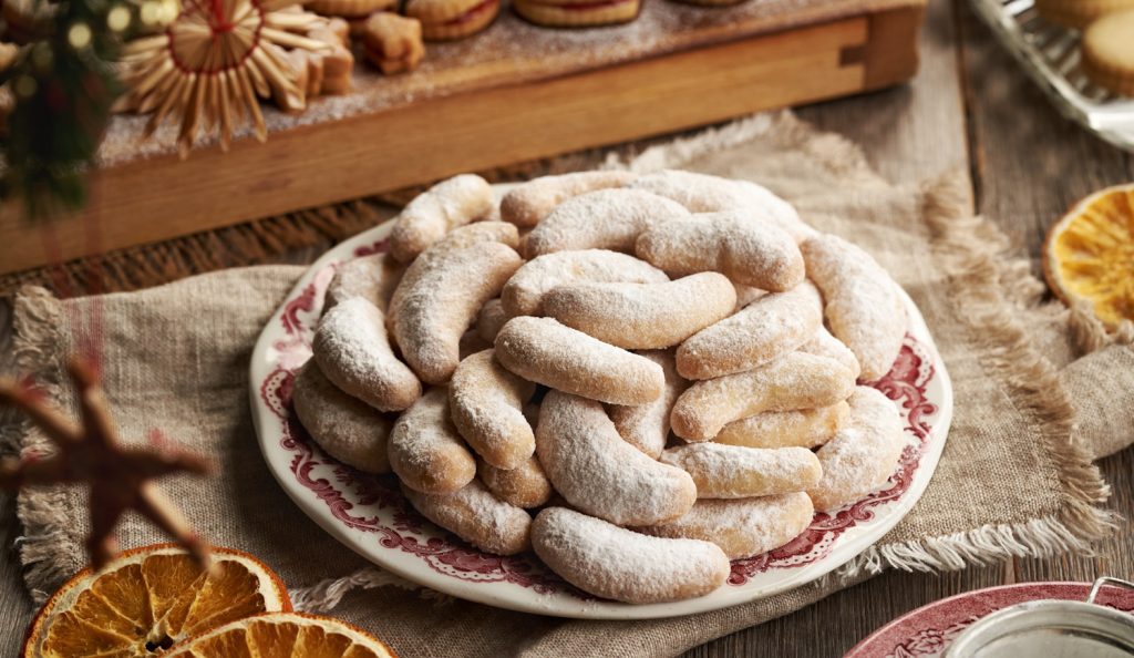 vaníliás hókifli retró környezetben recept