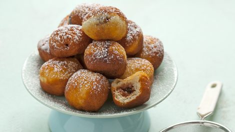 Kávés csokoládékrémmel töltött fánklabdák