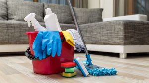 felmosóvödör gumikesztyűvel