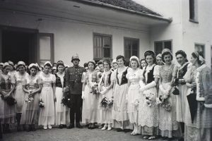 Katonák és asszonyok