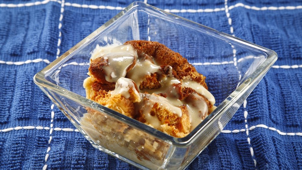 Kenyérpuding vaníliaszósszal