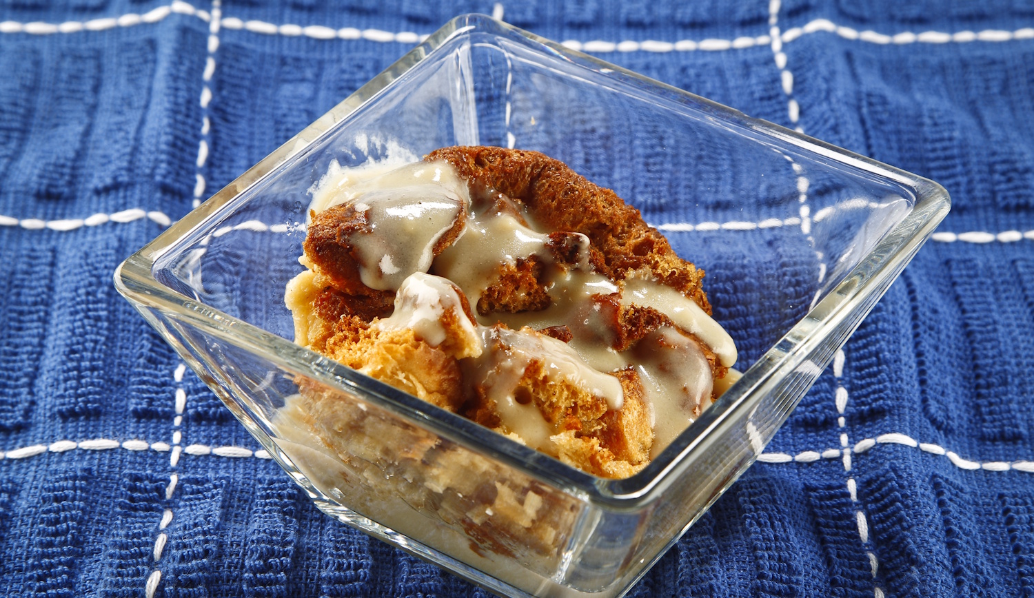 Kenyérpuding vaníliaszósszal