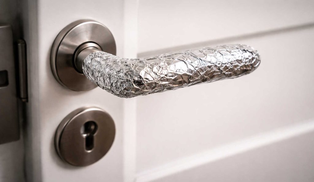 alufólia a kilincsen