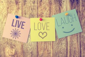 Live laugh love felirat