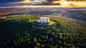 Castel del Monte naplemente puglia olaszország