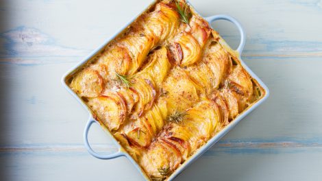 krémes rakott krumpli tepsiben