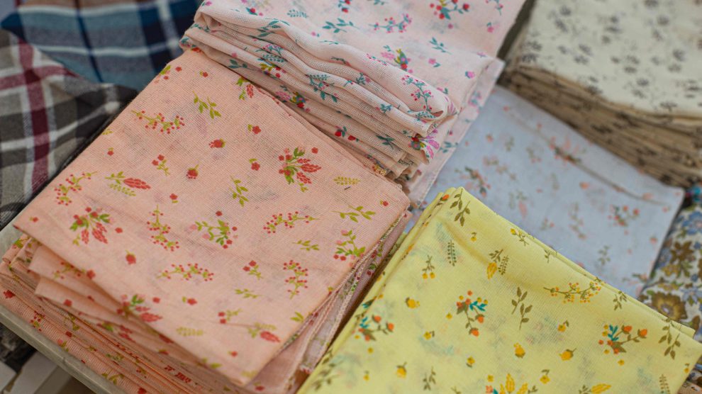 Mintás textil zsebkendők összehajtva