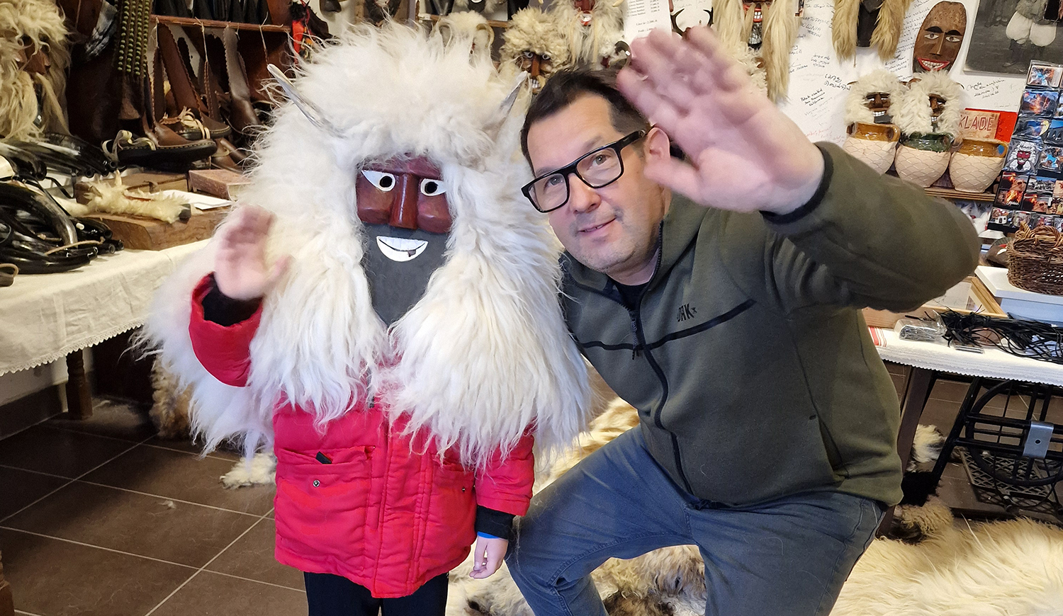 Rosta Endre busómaszkfaragó-mester